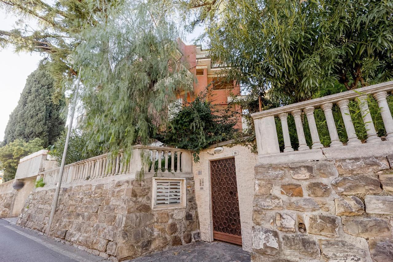 Portosole Attic - With Terrace And Private Parking Apartment Sanremo Ngoại thất bức ảnh
