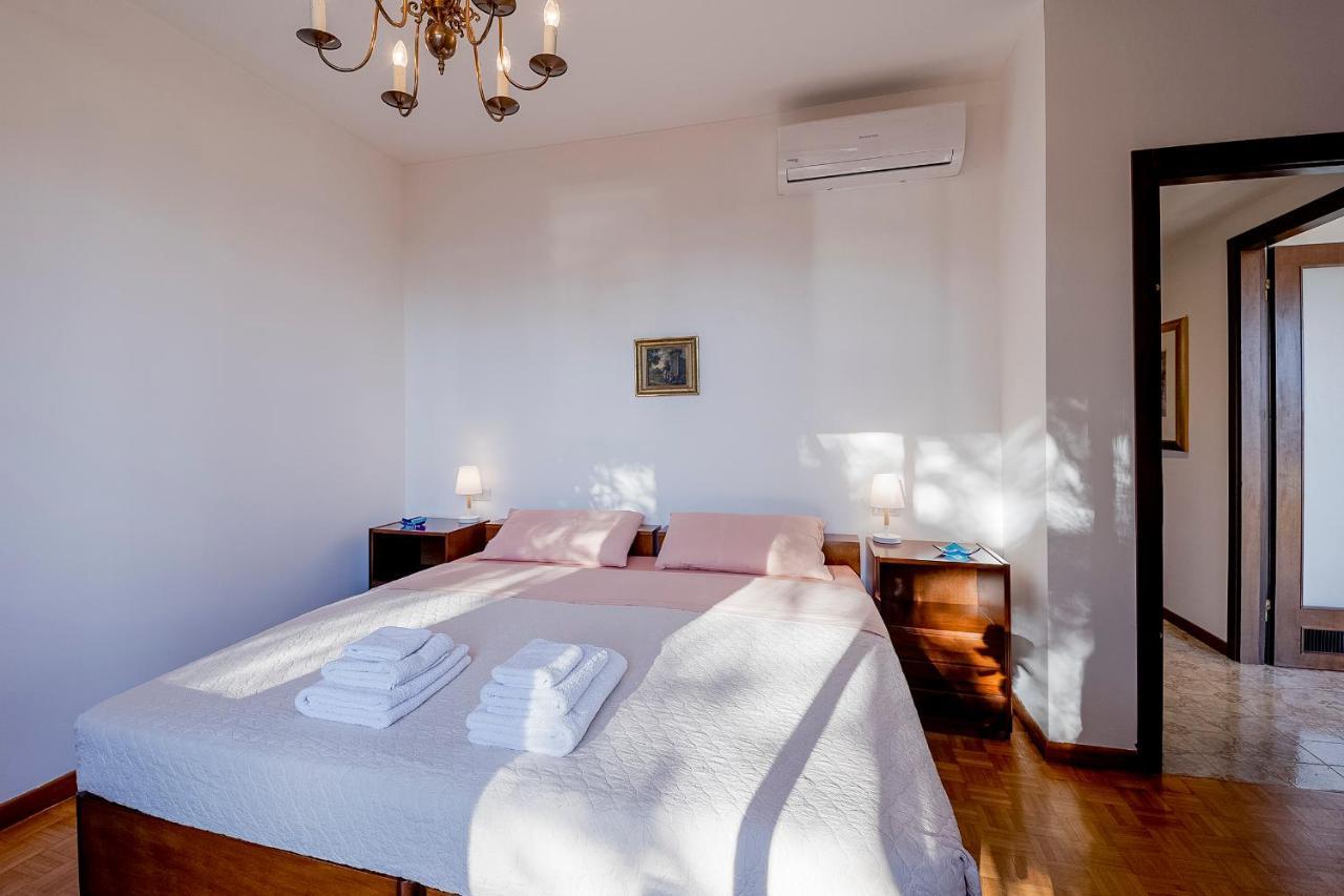 Portosole Attic - With Terrace And Private Parking Apartment Sanremo Ngoại thất bức ảnh