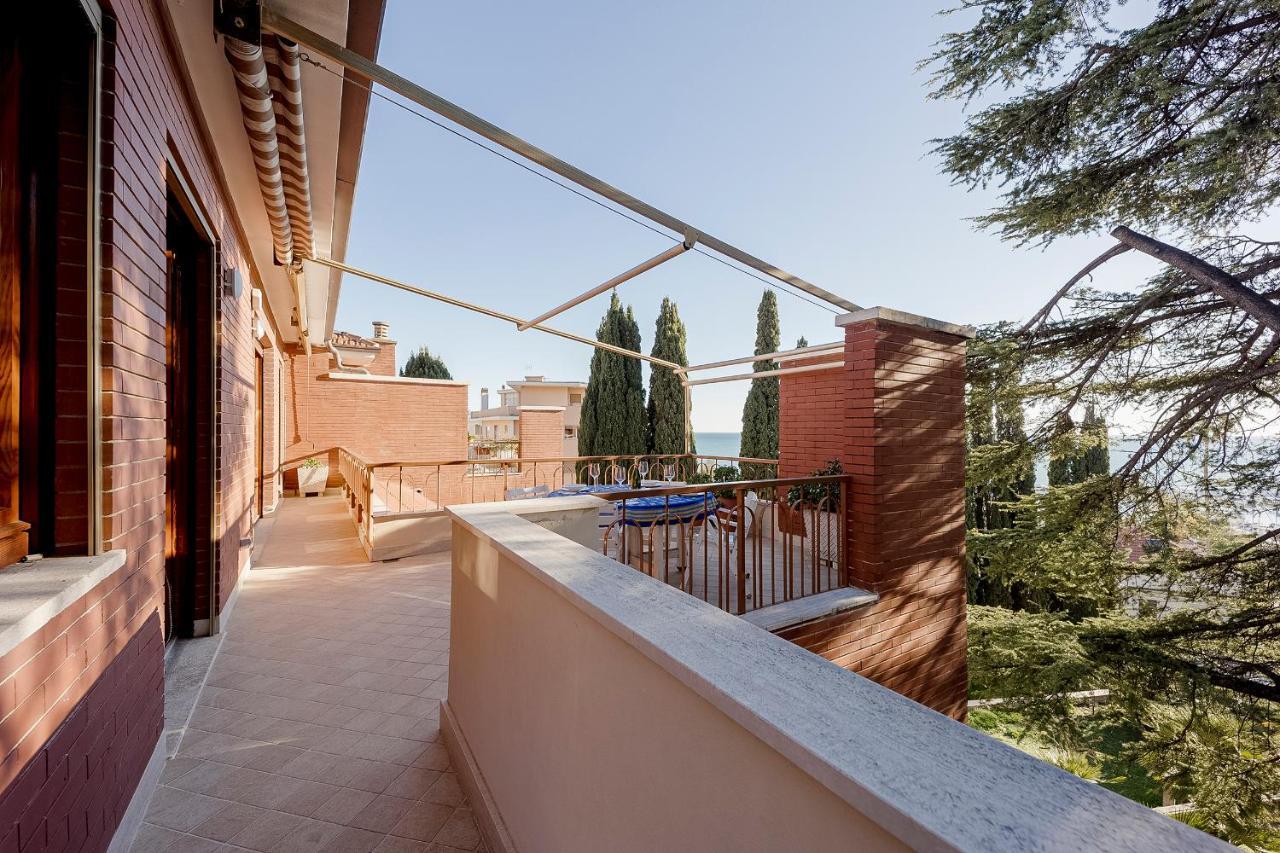 Portosole Attic - With Terrace And Private Parking Apartment Sanremo Ngoại thất bức ảnh